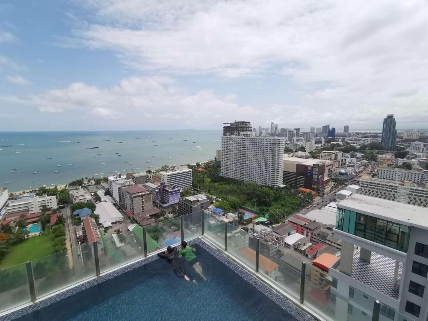 The Base Central Pattaya By Adam المظهر الخارجي الصورة